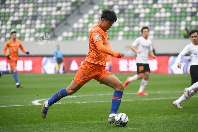 开云(中国)官方网站-拳击半决赛上演强强对话,江畔霹雳队淘汰对手祁连天虎队,战术调整见效;黑马成最大惊喜